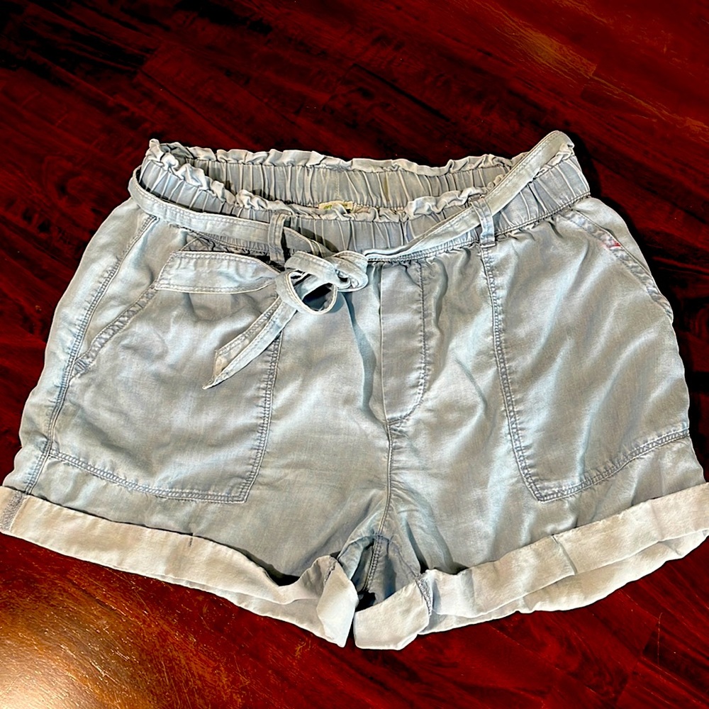 Paper bag shorts - Picture 1 of 5